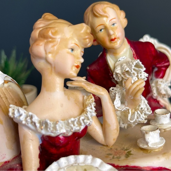 Vintage English Lover Porcelain. Dated 7/76 - Picture 4 of 11